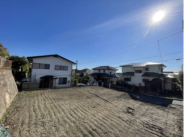 「稲村ヶ崎」駅より徒歩１５分。約６６坪というゆったりとした敷地面積