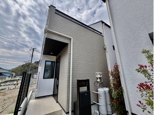 神奈川県三浦郡葉山町長柄の新築戸建