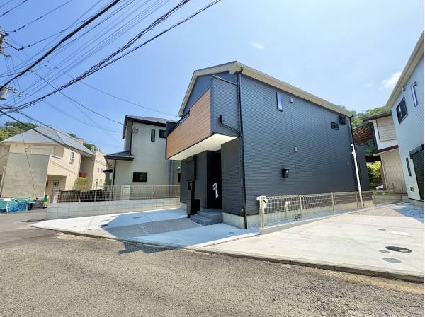 神奈川県逗子市山の根３丁目の新築戸建