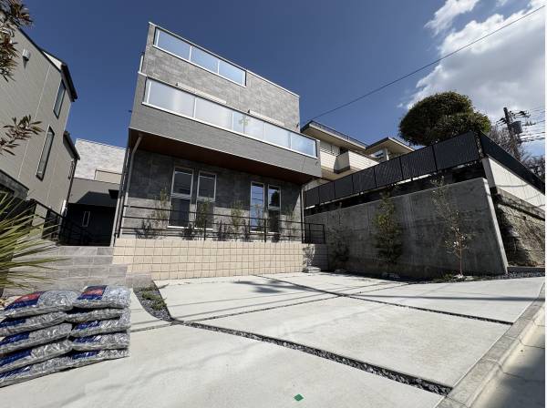 神奈川県藤沢市片瀬山１丁目の新築戸建