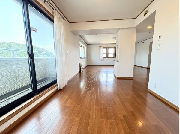 神奈川県三浦郡葉山町長柄の中古戸建
