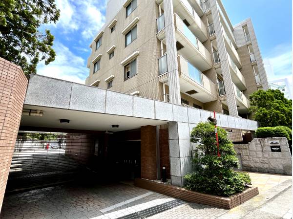 神奈川県藤沢市片瀬海岸１丁目のマンション