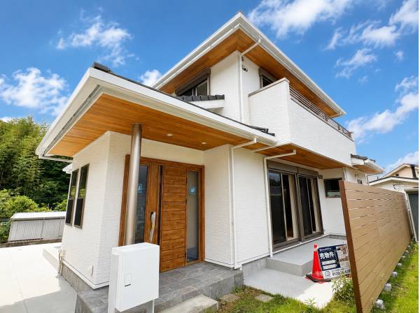 神奈川県三浦郡葉山町一色の中古戸建