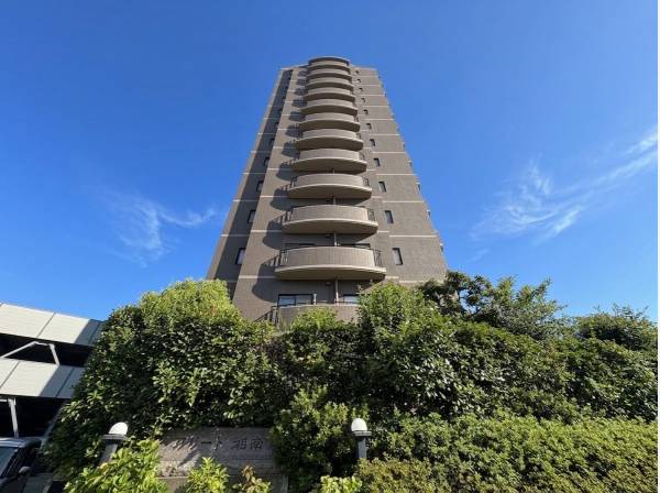 神奈川県藤沢市川名のマンション