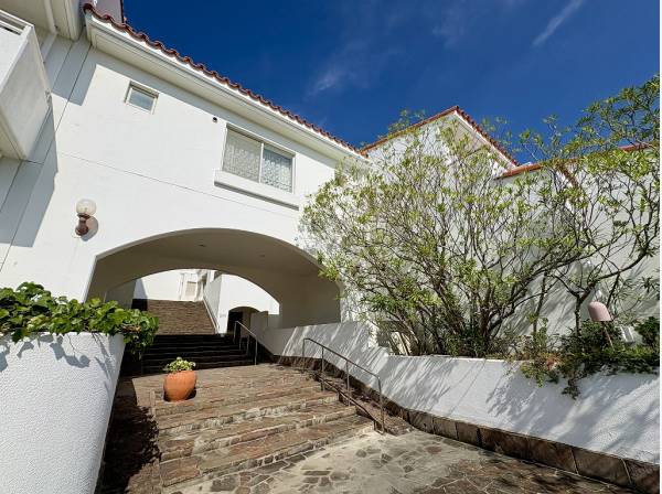 神奈川県逗子市小坪６丁目のマンション