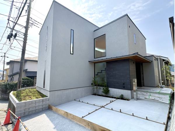 神奈川県三浦郡葉山町長柄の新築戸建