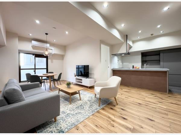 約19帖の広々としたLDK(家具はイメージです)