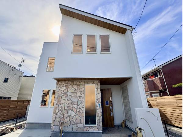 神奈川県藤沢市本鵠沼４丁目の新築戸建