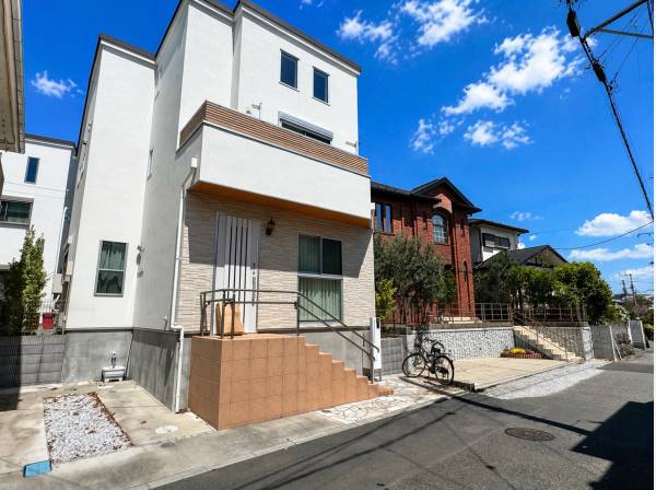 神奈川県藤沢市鵠沼橘２丁目の中古戸建