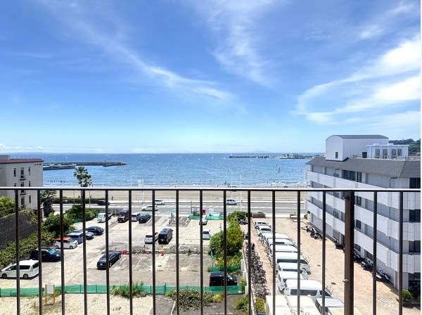 神奈川県藤沢市片瀬海岸１丁目のマンション
