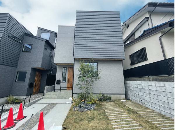 神奈川県三浦郡葉山町長柄の新築戸建