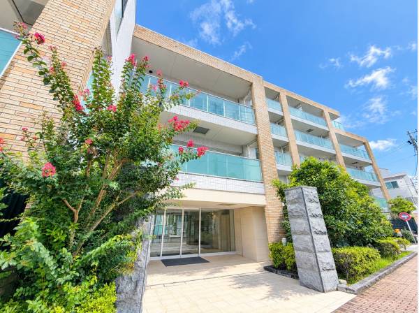 神奈川県藤沢市鵠沼桜が岡３丁目のマンション