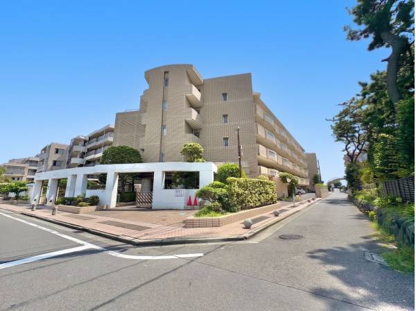 神奈川県藤沢市鵠沼海岸２丁目のマンション