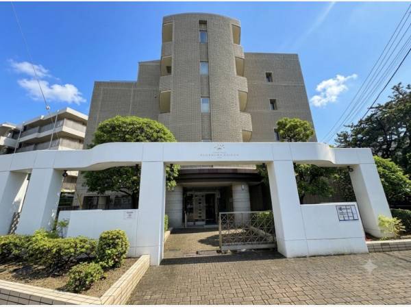 神奈川県藤沢市鵠沼海岸２丁目のマンション