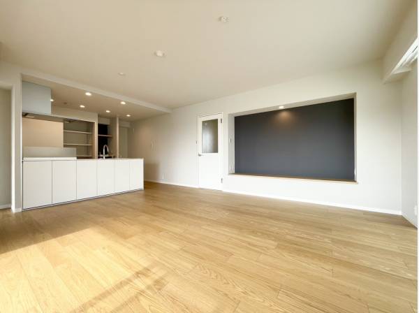 ～開放感ある南西角住戸♪リノベーション済のお部屋～