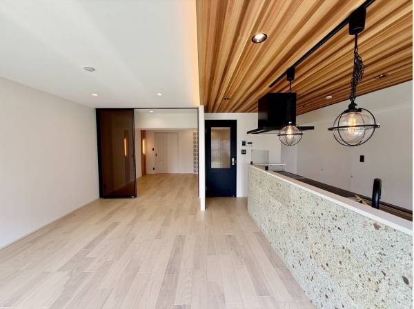 神奈川県逗子市小坪５丁目のマンション