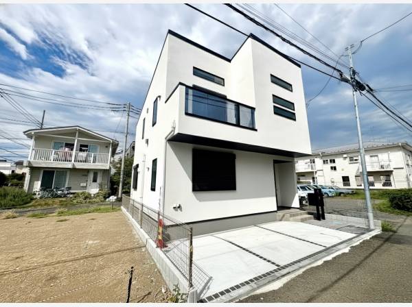 白を基調としたスタイリッシュな外観。