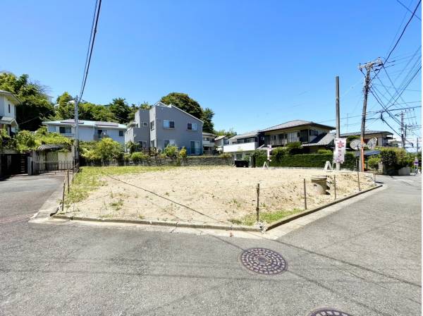 ～3方角地で開放感のある約95坪の建築条件無し売地～