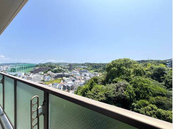 高層階ならではのバルコニーからの眺望♪