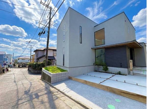 神奈川県三浦郡葉山町長柄の新築戸建
