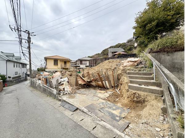 東側から撮影した現状写真