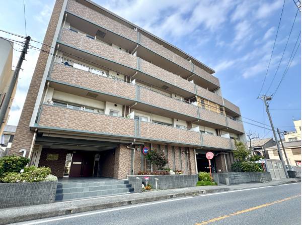 神奈川県鎌倉市津西１丁目のマンション