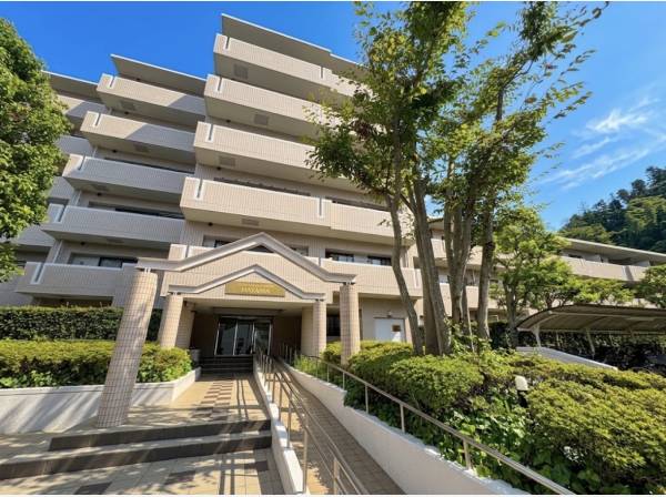 神奈川県三浦郡葉山町長柄のマンション