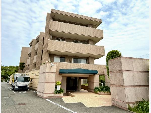 神奈川県鎌倉市七里ガ浜東２丁目のマンション