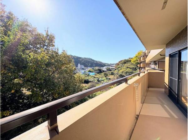 神奈川県三浦郡葉山町長柄のマンション