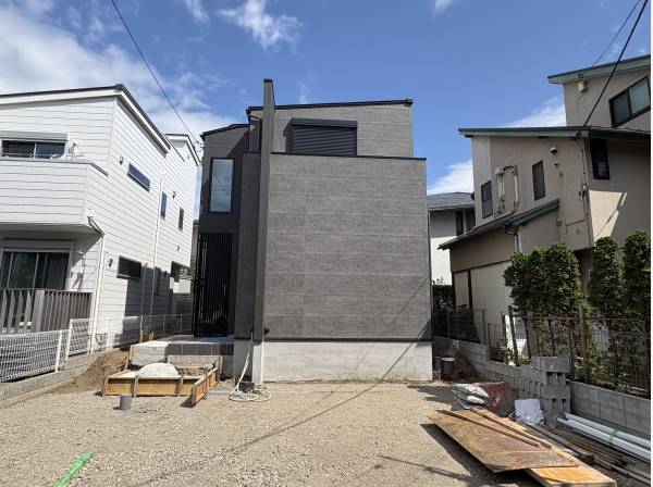 神奈川県藤沢市鵠沼海岸３丁目の新築戸建