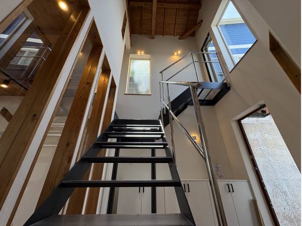 神奈川県逗子市桜山５丁目の中古戸建