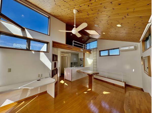 神奈川県鎌倉市材木座５丁目の中古戸建