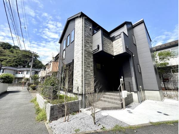 神奈川県鎌倉市稲村ガ崎２丁目の新築戸建