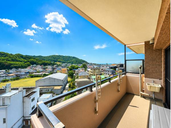 神奈川県三浦郡葉山町一色のマンション