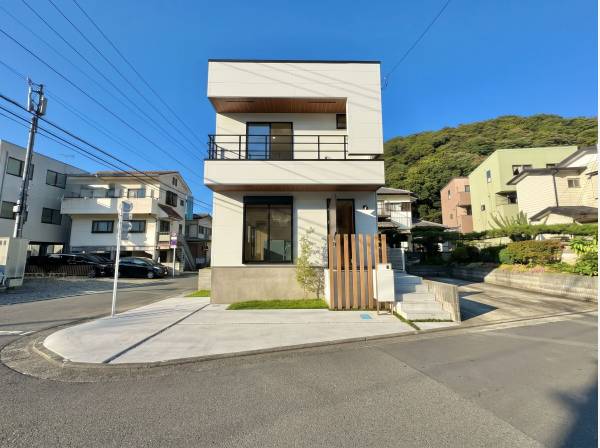 神奈川県三浦郡葉山町一色の新築戸建