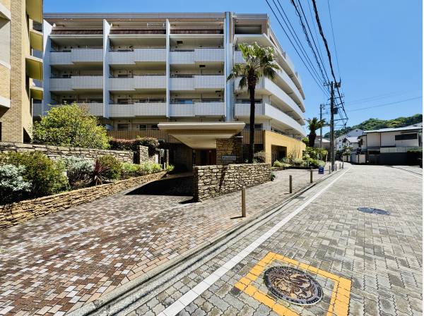 神奈川県三浦郡葉山町堀内のマンション