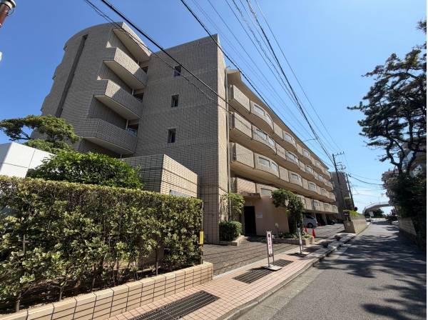神奈川県藤沢市鵠沼海岸２丁目のマンション