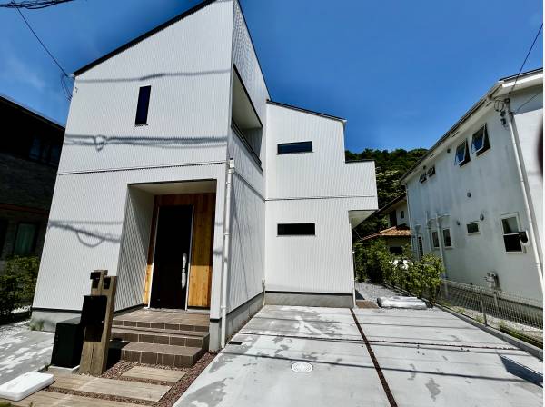 神奈川県藤沢市片瀬２丁目の新築戸建