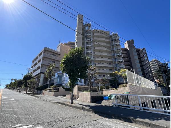 善行坂にございます日当たり◎のマンションです♪