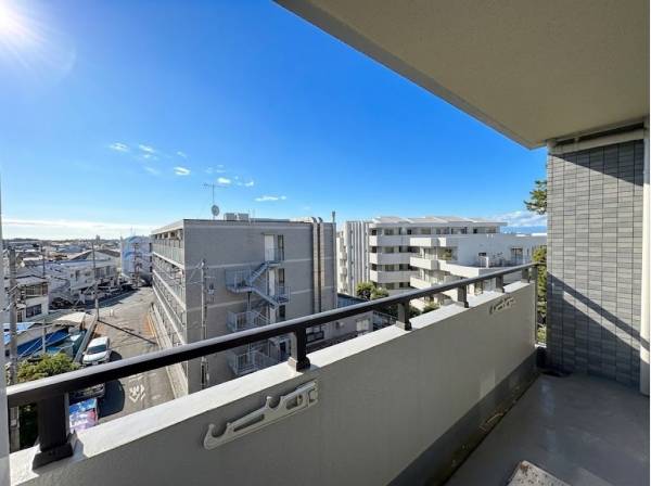 神奈川県茅ヶ崎市中海岸４丁目のマンション