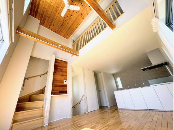 神奈川県藤沢市鵠沼橘２丁目の中古戸建