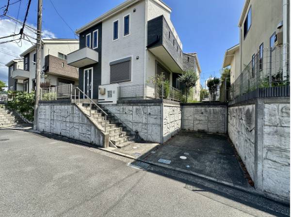 神奈川県三浦郡葉山町一色の中古戸建