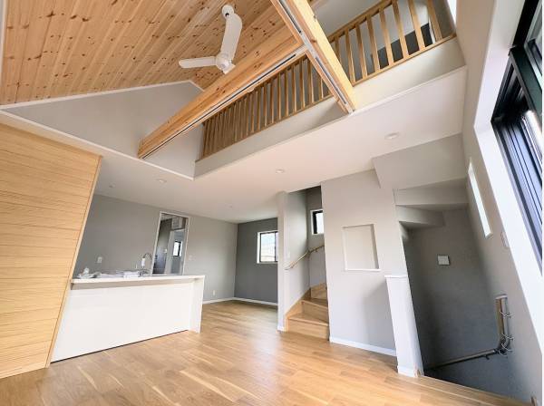 神奈川県藤沢市鵠沼海岸３丁目の新築戸建