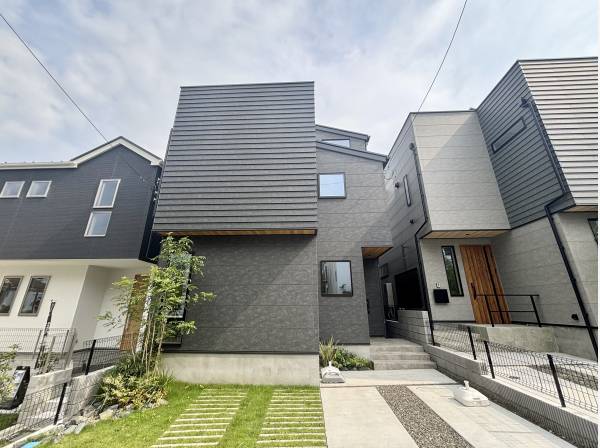 神奈川県三浦郡葉山町長柄の新築戸建