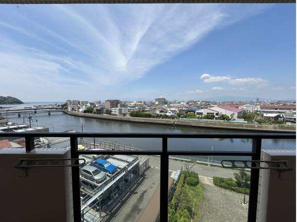 神奈川県藤沢市片瀬海岸１丁目のマンション