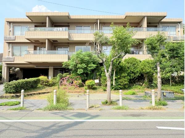神奈川県鎌倉市由比ガ浜３丁目のマンション