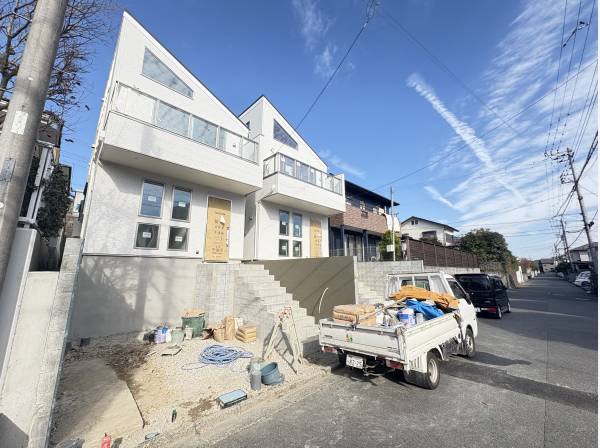 南東向きに面しており、日当たり良好です!