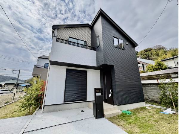 神奈川県三浦郡葉山町長柄の新築戸建