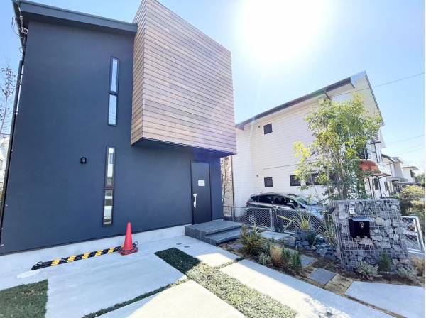 鎌倉の穏やかな住宅街に佇む『新築デザイナーズハウス』