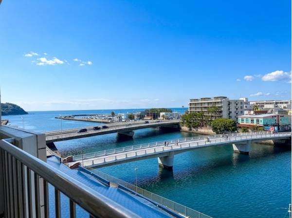 神奈川県藤沢市片瀬海岸１丁目のマンション